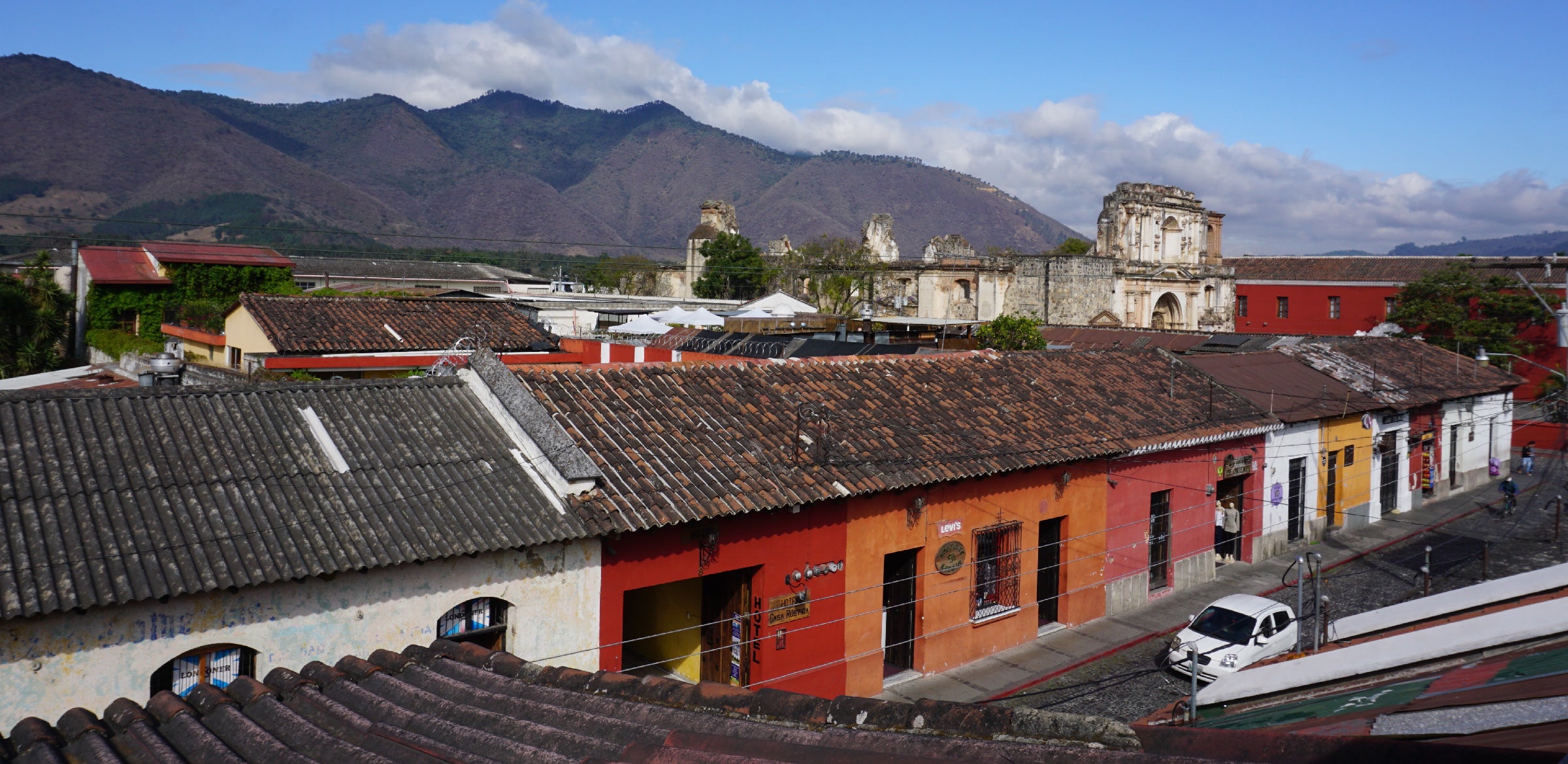 Tout - Producers: Luis Pedro Zelaya - Slider 1